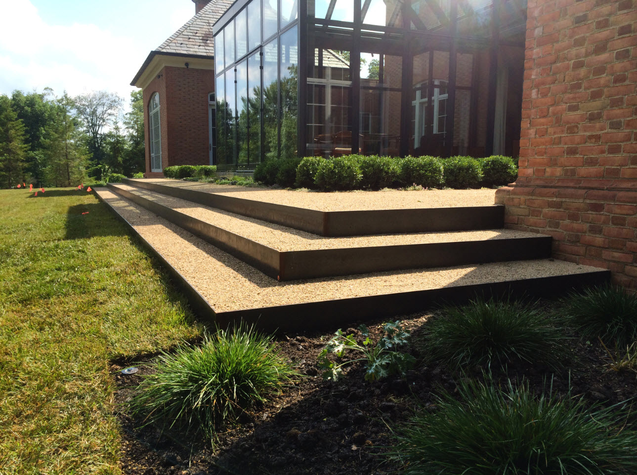 Behind the Gardenista Garden Design- McCullough's Landscape & Nursery, Thinking Outside the Boxwood
