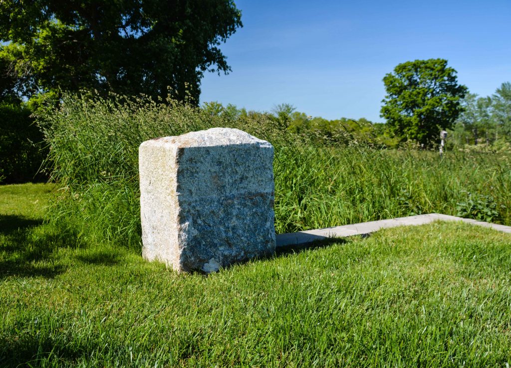 Sakonnet Garden. Little Compton, RI Designed and Maintained by John Gwynne and Mikel Folcarelli Photographic tour from Thinkingoutsidetheboxwood.com