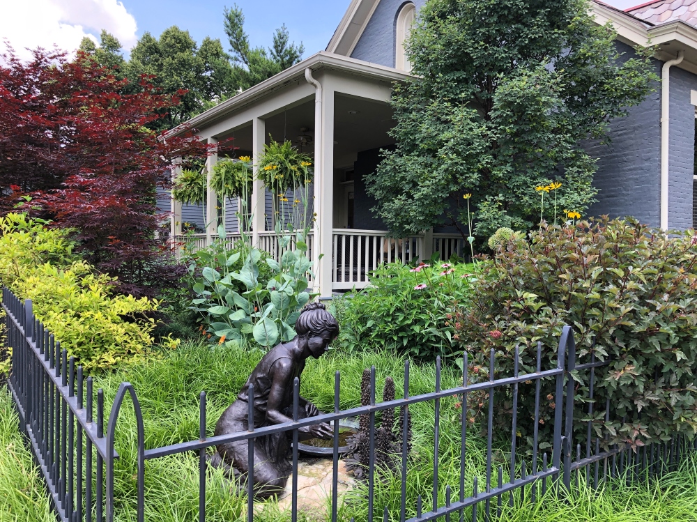 The Garden Designer's Guide to Columbus Ohio. Gardens, Restaurants, shops and sites to see from the perspective of a garden designer. Thinking Outside the Boxwood