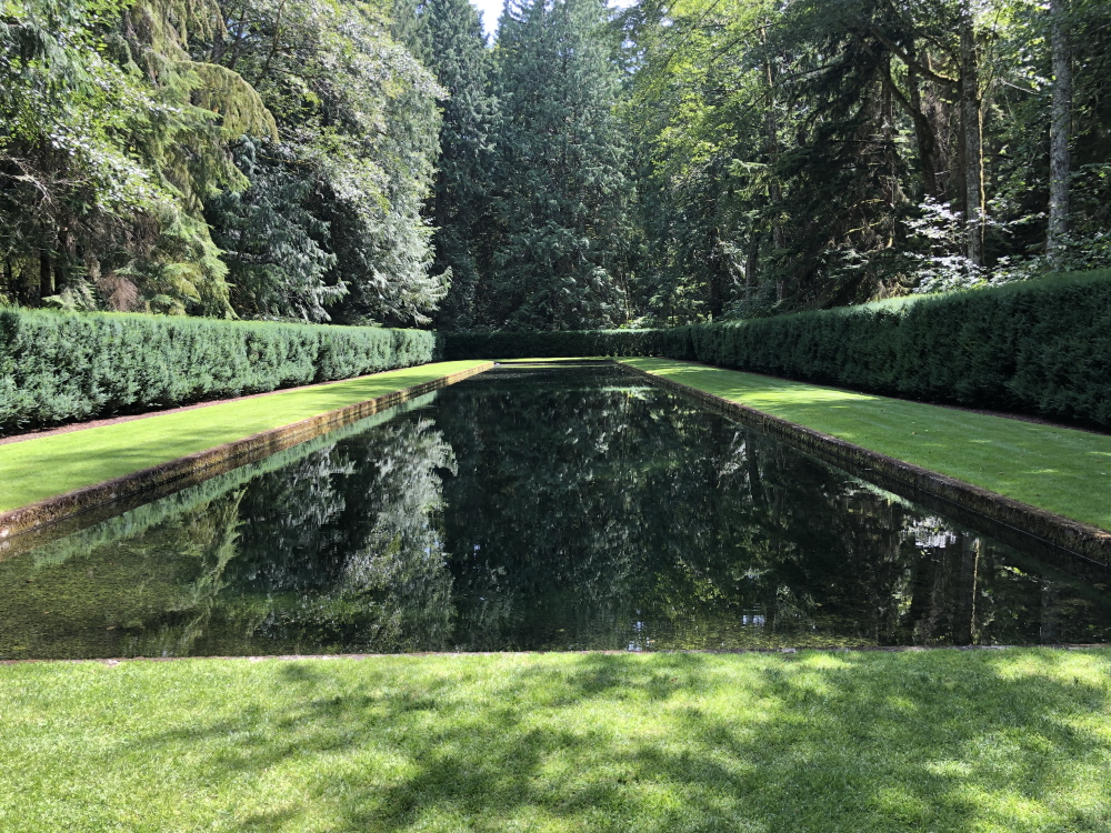 The Traveling Gardener - Coast to Coast. Garden visits in Seattle and Maine (with a few in between). Thinking Outside the Boxwood