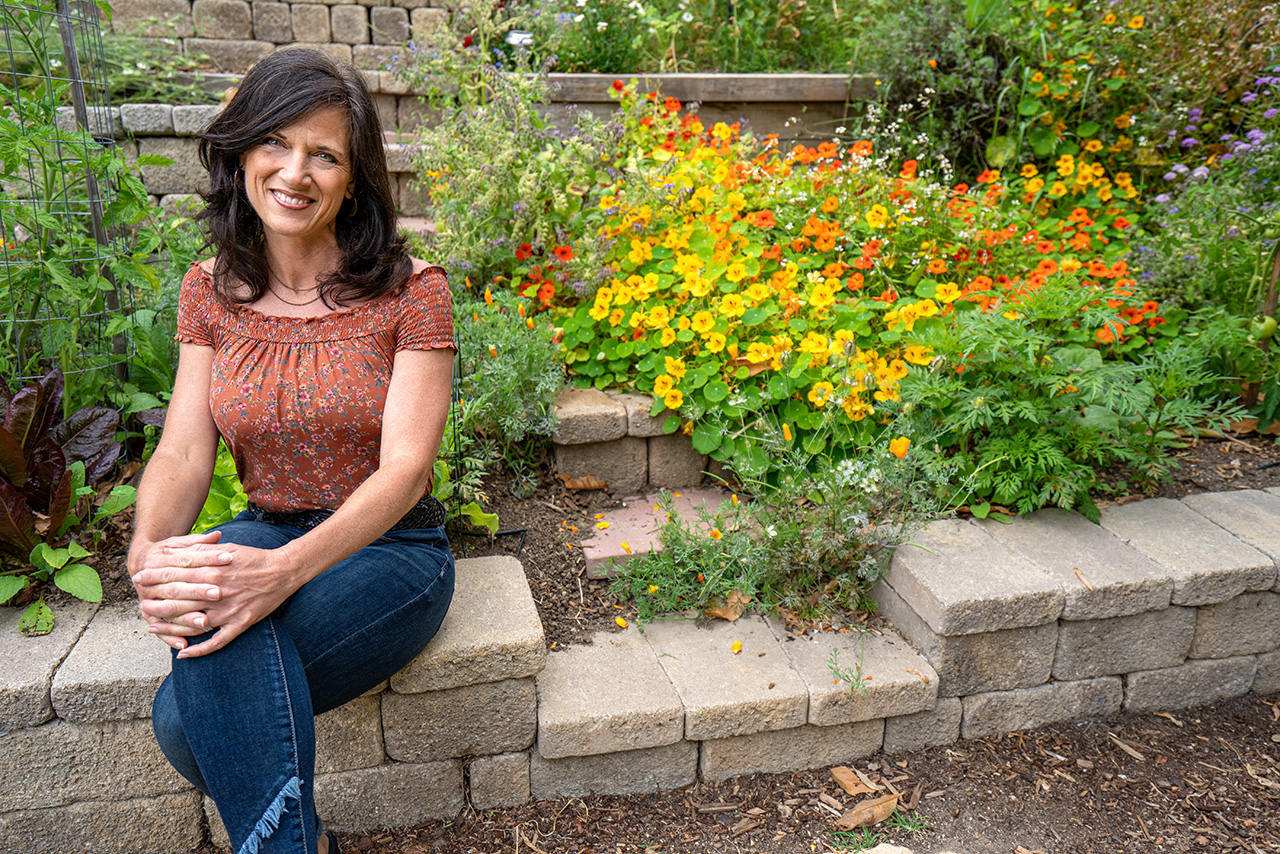 CaliKim is a great source for growing edibles for the beginning or anyone with one plant they just cannot figure out. Find more resources for growing edibles at Thinking Outside the Boxwood