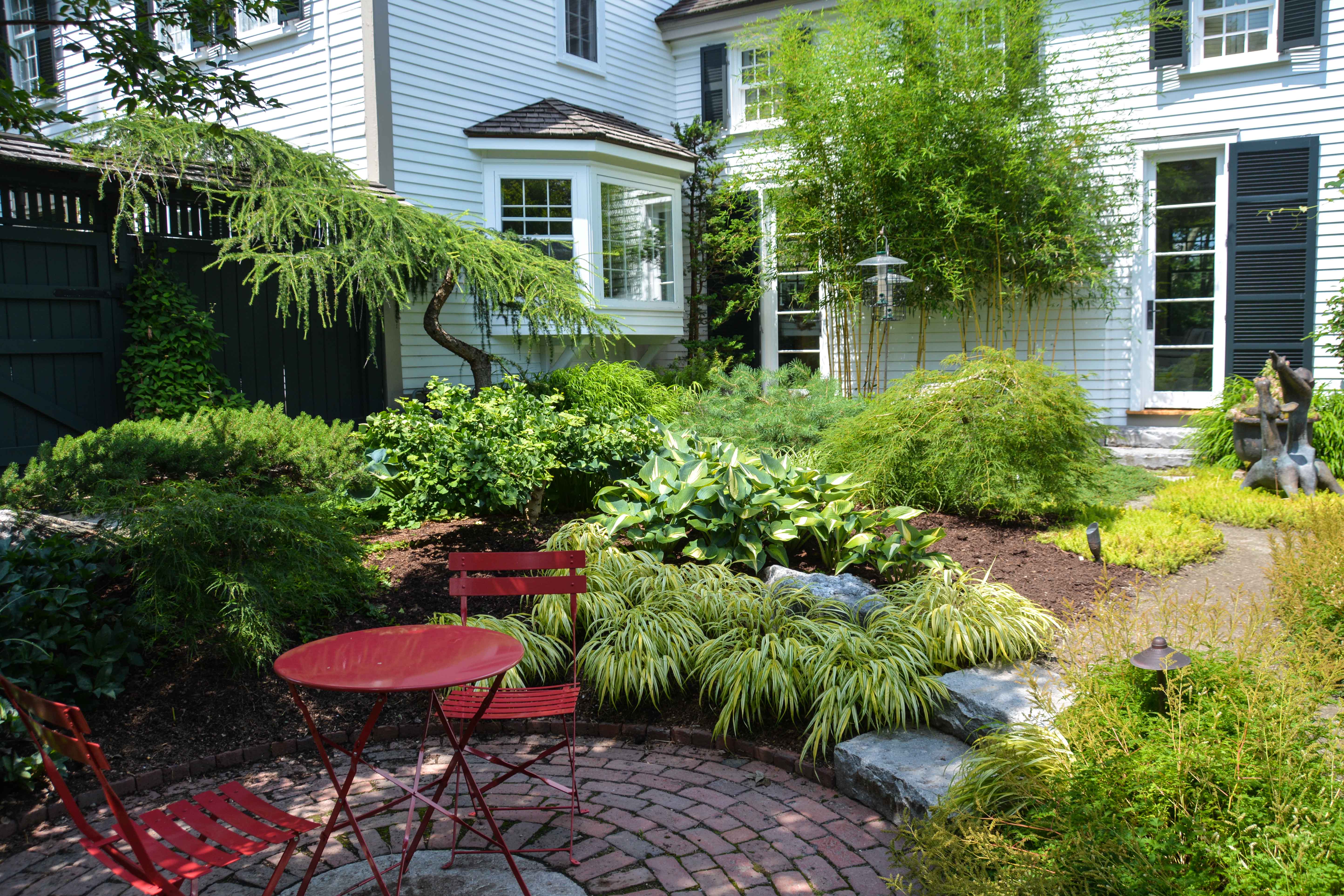 GARDEN TOURS Gardens at Clock Barn Thinking Outside the Boxwood