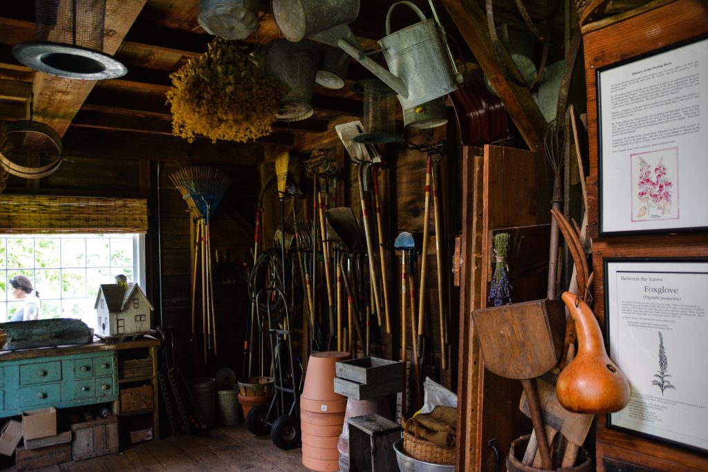 GARDEN TOURS Gardens at Clock Barn Thinking Outside the Boxwood